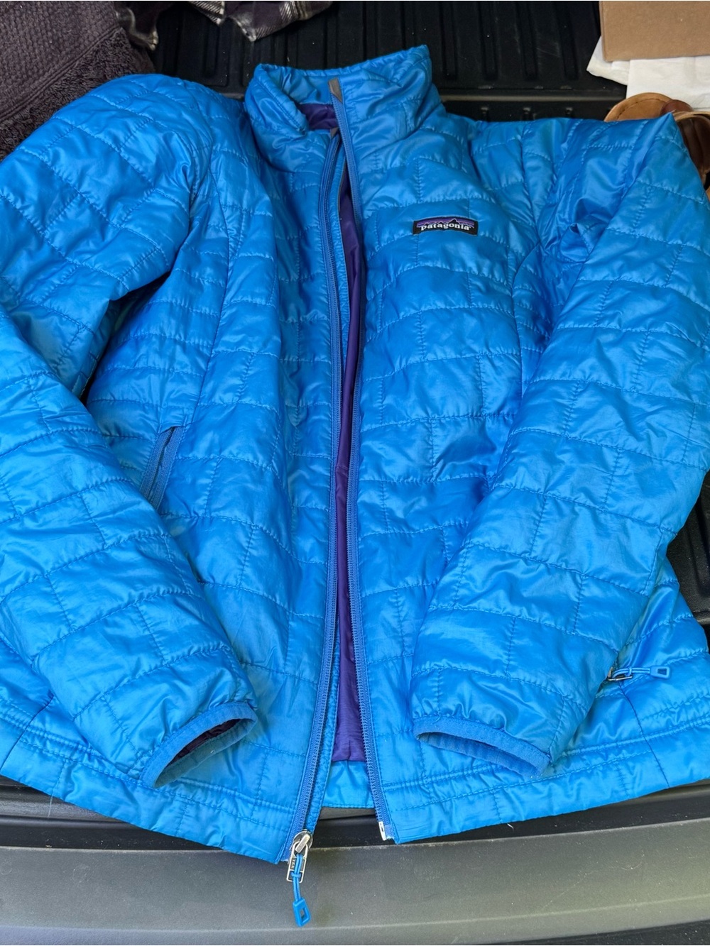 Patagonia Women's Bright Blue Quilted Puffer Jacket - Picture 5 of 6